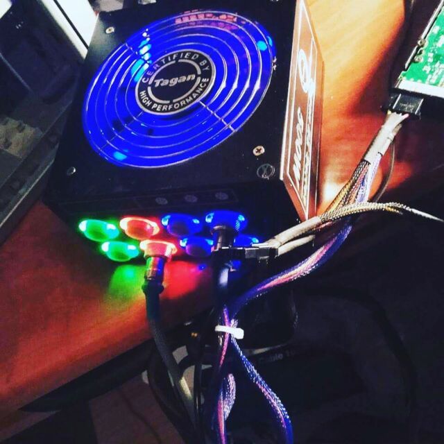 #oldschool #powersupply #tagan #BZ #bulb #rgb